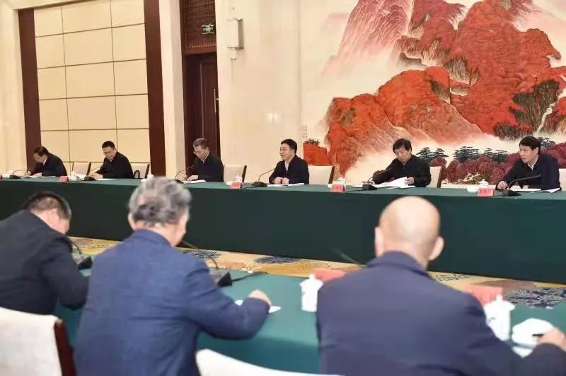 当选省长后召开的第一个座谈会，叶建春请来“高人”求高招