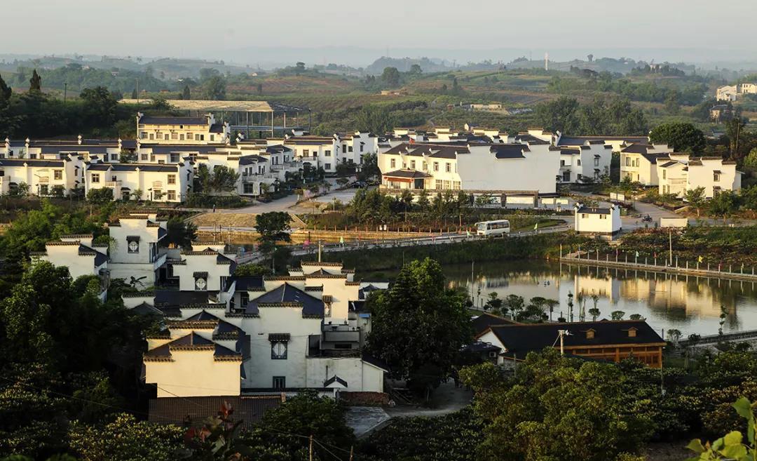 内江威远：农旅兴村 幸福四方