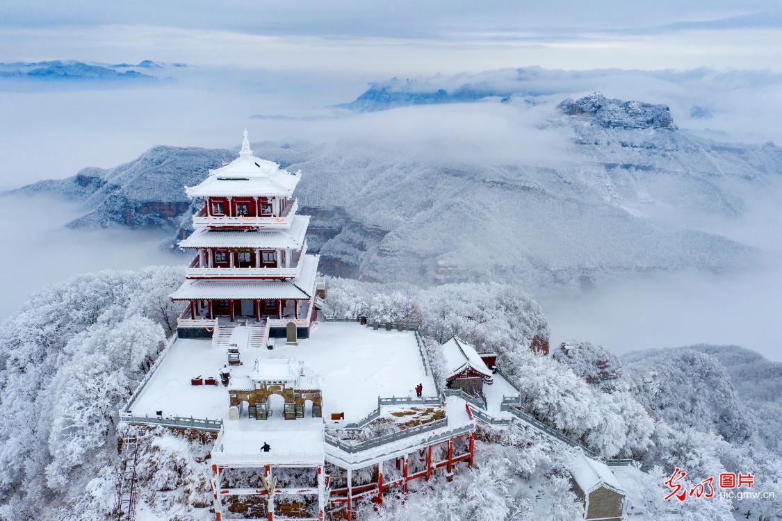 河南济源：雪后王屋山壮美如画