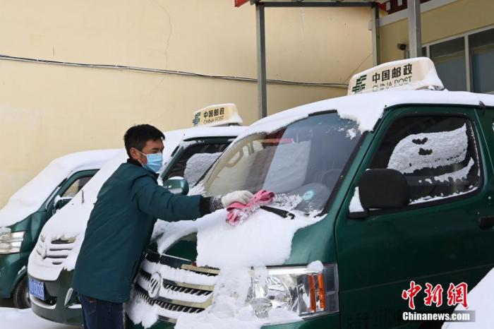 “草原信使”哈弄夺机的新春邮路：见证雪域高原兴起网购风