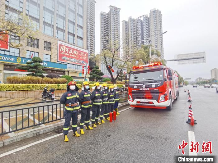 以消防站为“家” 广州消防员春节在岗守平安