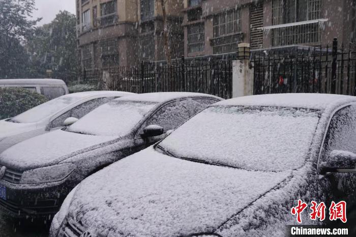 大雪来袭 无锡城管系统出动2000余人保障市民安全出行