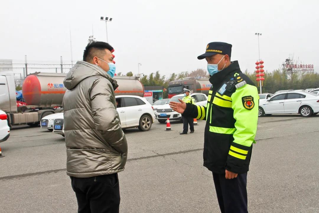 陕西渭南高新区：“今年春节我还在高速路口过！”