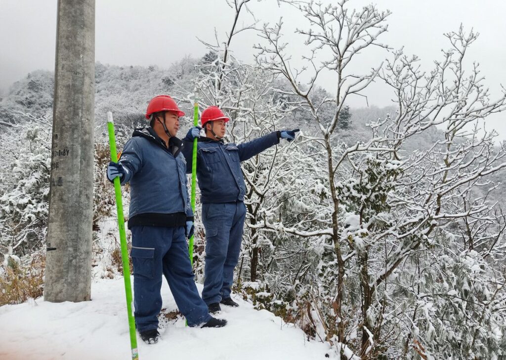 行走在“高山上”的供电人