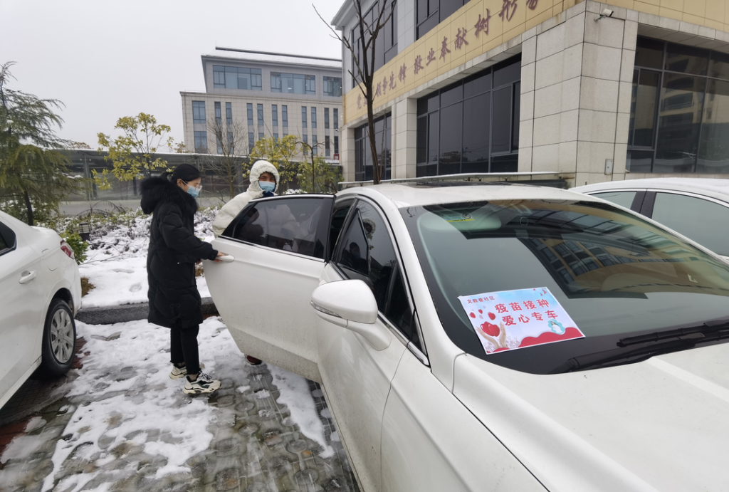 我县应对雨雪冰冻天气，TA们出动了……