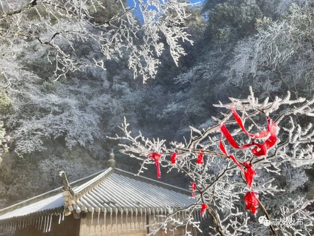 江西吉安：坚守，只为你雪中平安行