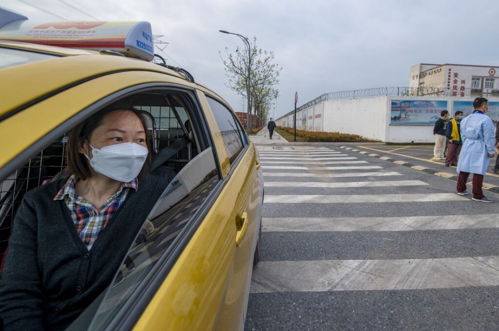 与时间赛跑的“的姐”：舍小家 顾大家 忙抗疫