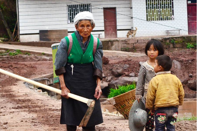 老人该和子女住一起吗_老人该怎么和子女住一起