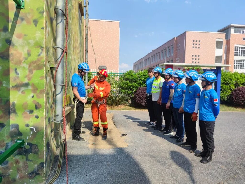 分宜消防与蓝天救援队开展共促共学交流活动