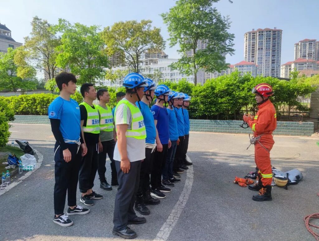 分宜消防与蓝天救援队开展共促共学交流活动