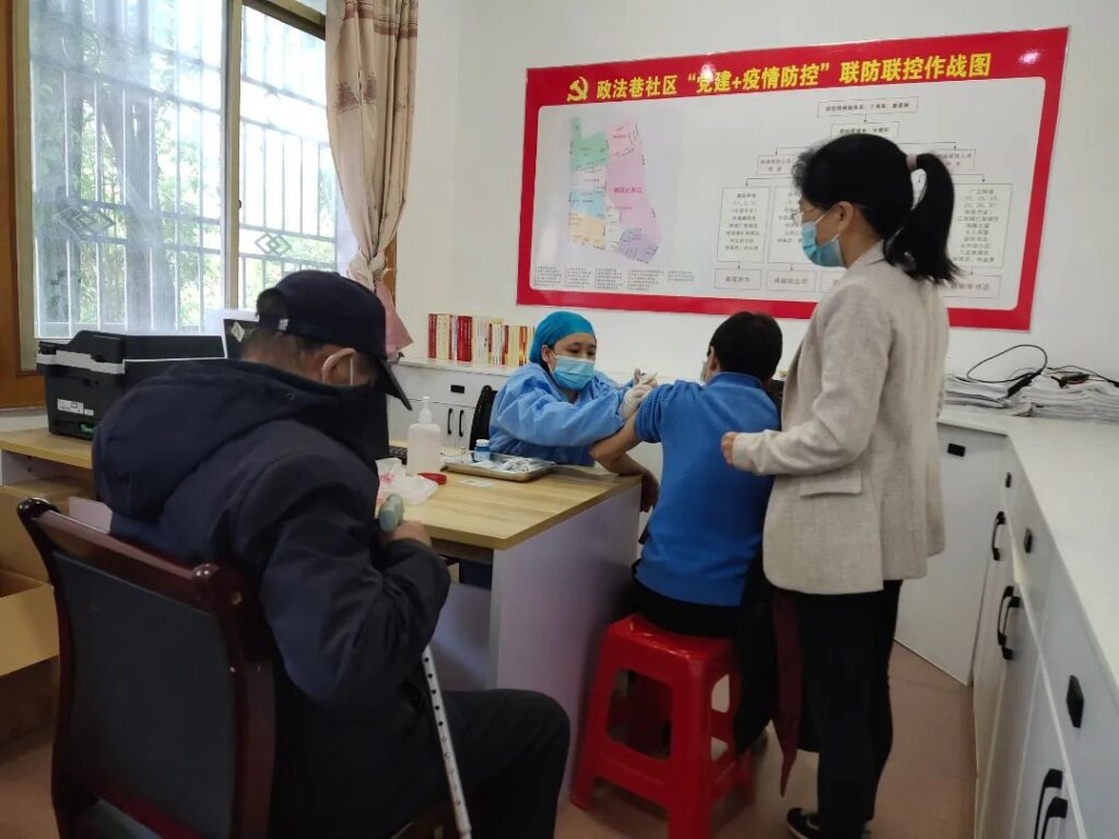 钤西街道：疫苗接种到社区，服务群众更贴心