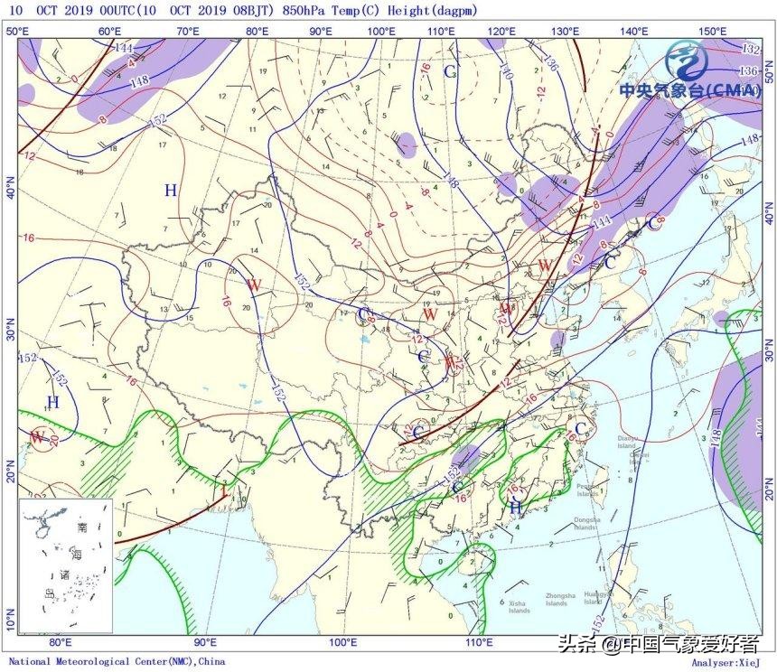 上海现壮观弧状积雨云