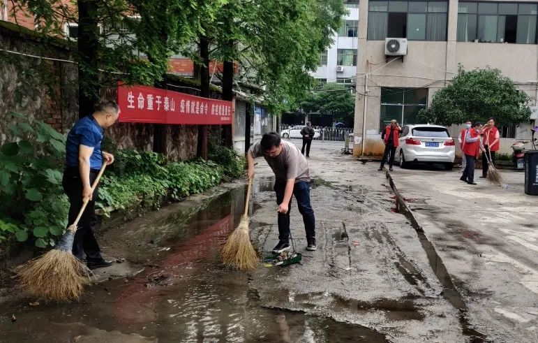 劳有所获 心有所安——钤东街道各社区开展劳动节主题活动