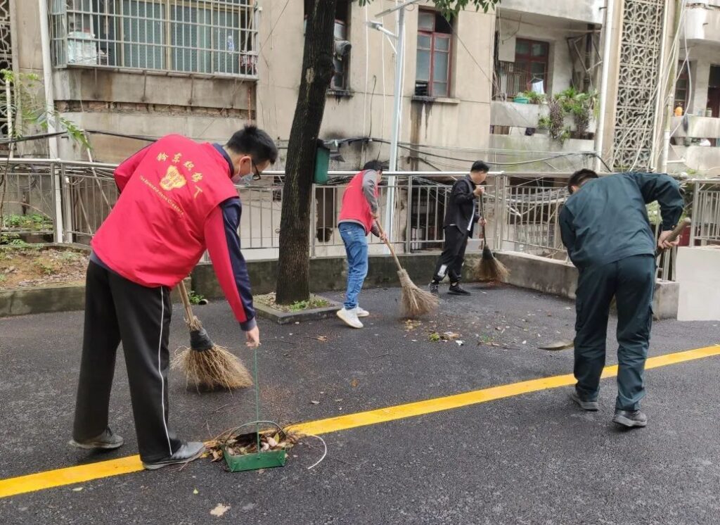 劳有所获 心有所安——钤东街道各社区开展劳动节主题活动