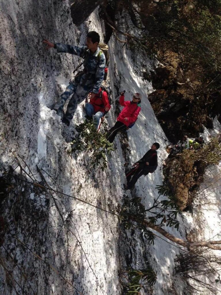 云南苍山13名失联人员均安全