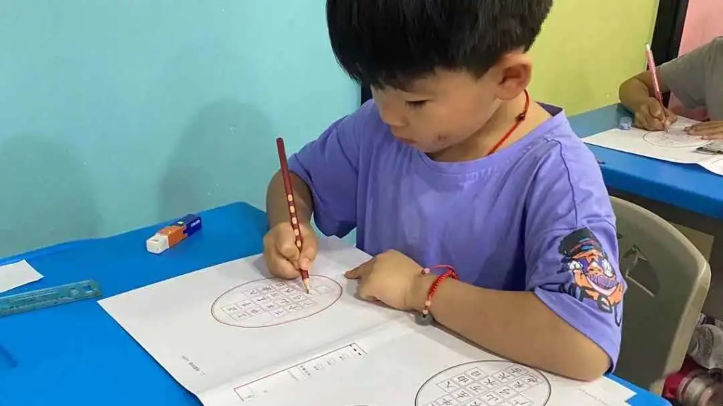 儿童练字用什么笔(小学生练字用什么笔)