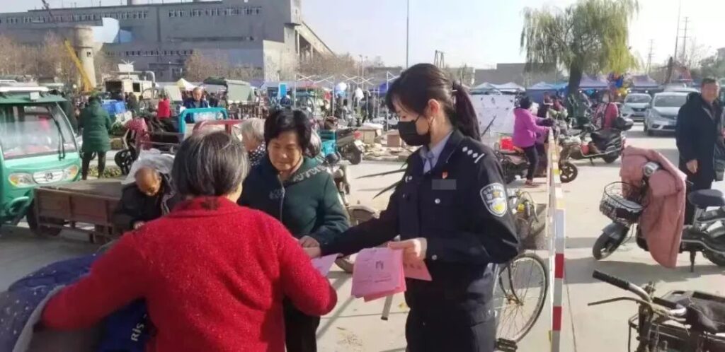 这才是爱情的样子！海军军官和女警官的故事，甜齁了