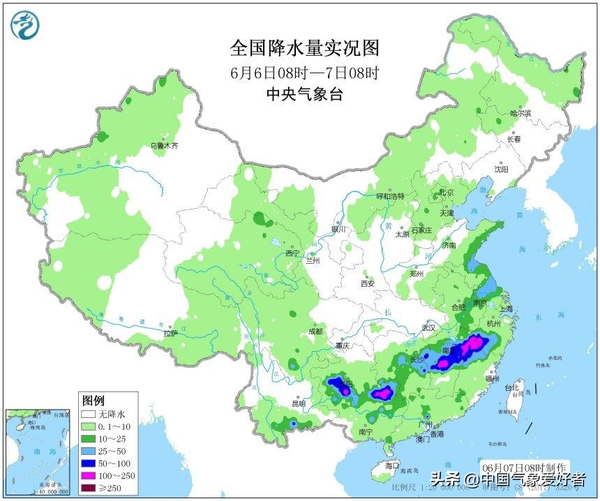 实拍江西上饶暴雨：洪水漫入屋内