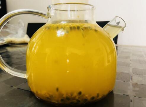 百香果能泡蜂蜜水喝吗(百香果可以冲蜂蜜水吗)