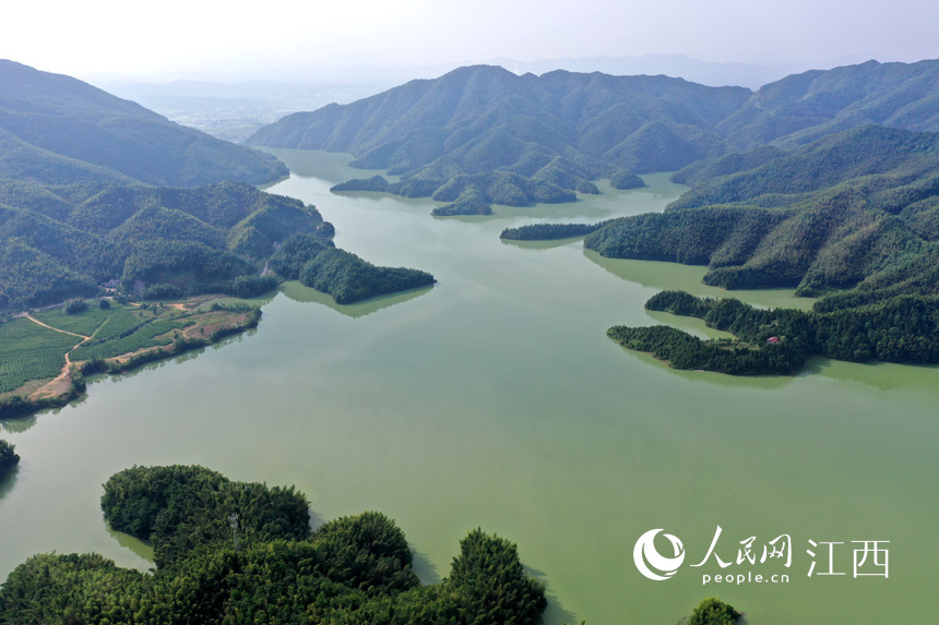 江西芦溪：清水库垃圾 护青山绿水