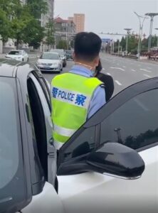 袭警事件下的丹东：两月遇三波疫情