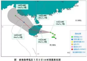 三亚暴雨致机场停飞 市民划船出行