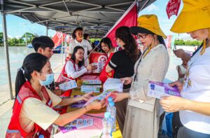 江西广昌：“文明集市”志愿服务暖民心