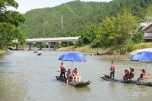 江西龙南：“稻鱼共生”新模式 助力农旅融合之路