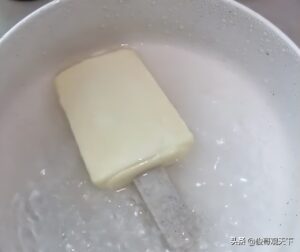 男子突发奇想“油炸”钟薛高