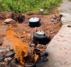 重庆一村庄河水冒泡能引燃