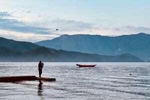 大理苍山洱海变人山人海