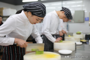 女生学什么技术就业前景好_女生就业率最高的专业