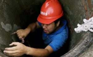 四川达州持续高温后突降暴雨