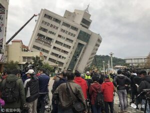 花莲一建筑物倒塌 2人已无呼吸心跳