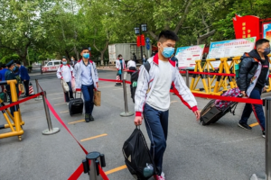 广州部分中小学明起恢复线下教学