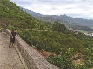 台民众拍下橘子山塌方瞬间