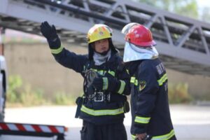 四川一职校开学新生需自带床板