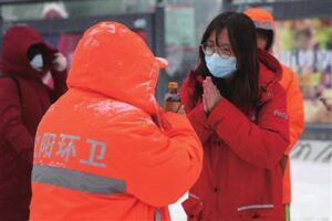 辽宁多地大雪 积雪深处没过脚踝