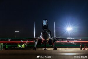 当空军飞行训练遇上绝美地平线