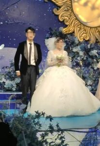 视频出席自己婚宴当事人举办了婚礼