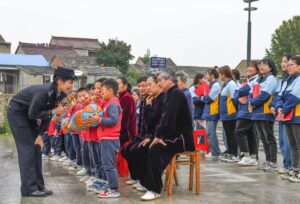 安徽含山：法治宣传进社区