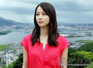 日本球迷举牌感谢老婆批假