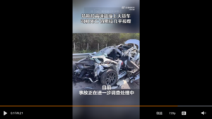 特斯拉高速追尾大货车 司机身亡