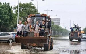 郑州被挖机损毁车辆车主发声