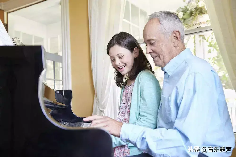 孩子几岁学钢琴合适_学钢琴的最佳年龄