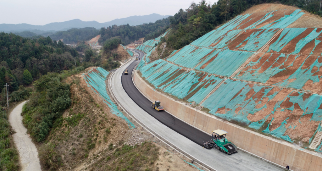 分宜加快公路建设速度 省道222线分宜段预计春节前通车