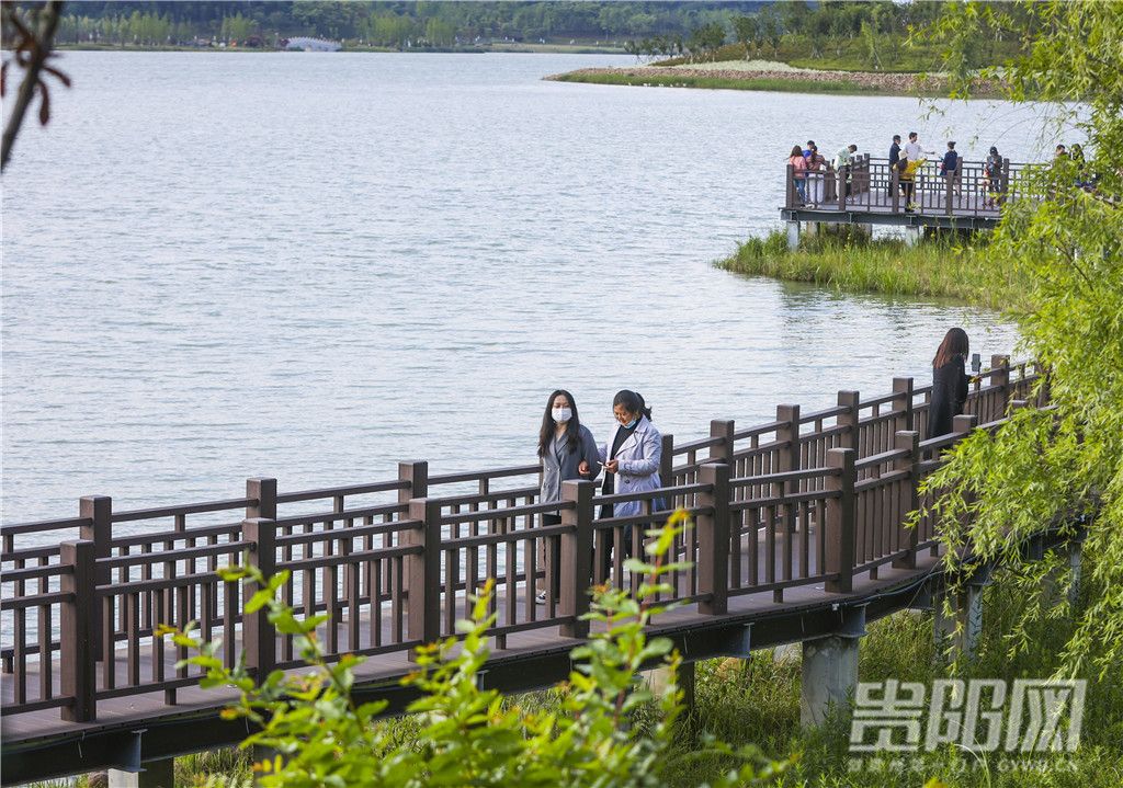 慢游“黄金旅游带” 细品魅力贵安新区