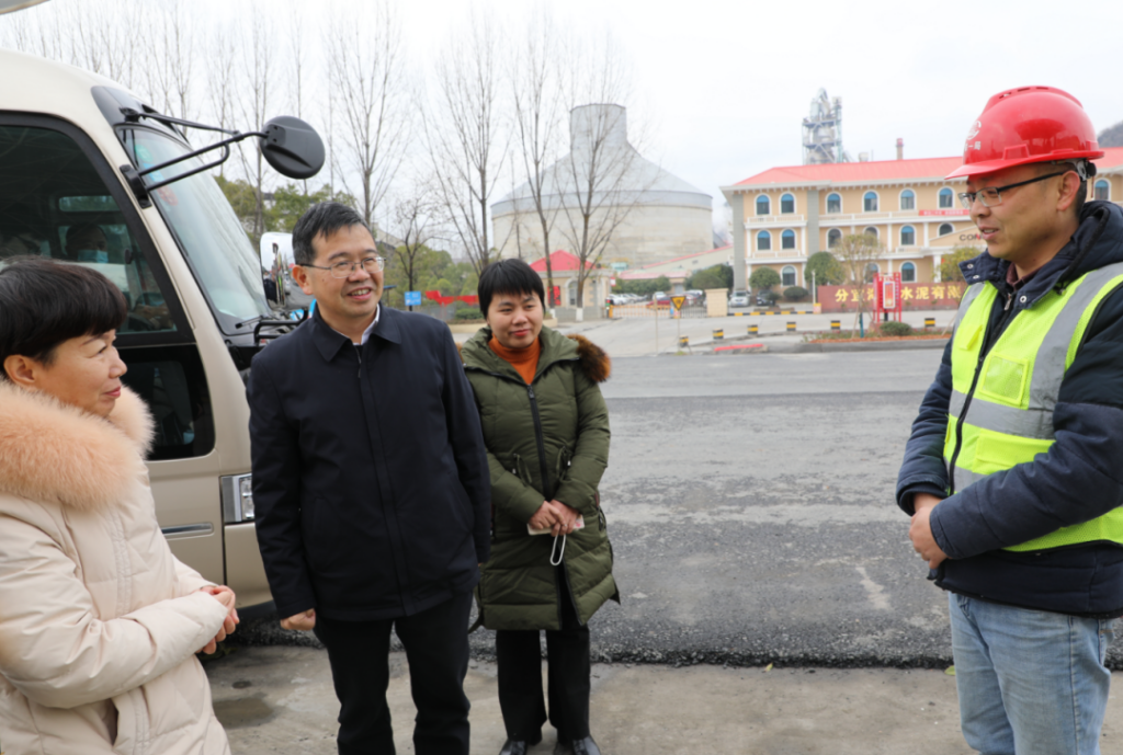 邹家洪：全力以赴加快项目建设步伐 让群众共享城市建设发展成果