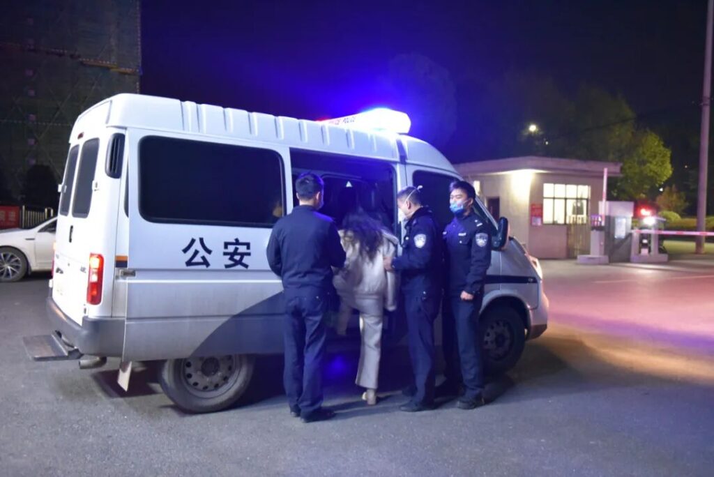 零容忍！分宜警方严打街头散发涉黄涉赌“小卡片”