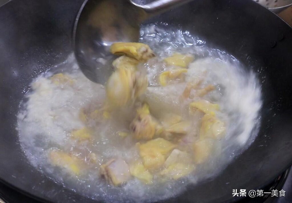 鸡汤怎么炖好喝_鸡汤的功效与作用